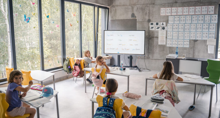 Znajomość Języka od Native Speakera: Klucz do Sukcesu Twojego Dziecka!